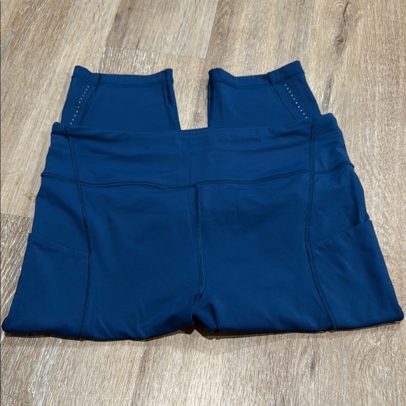 Lululemon Size 10 Athletica Blue Leggings for Active Wear - Picture 6 of 11